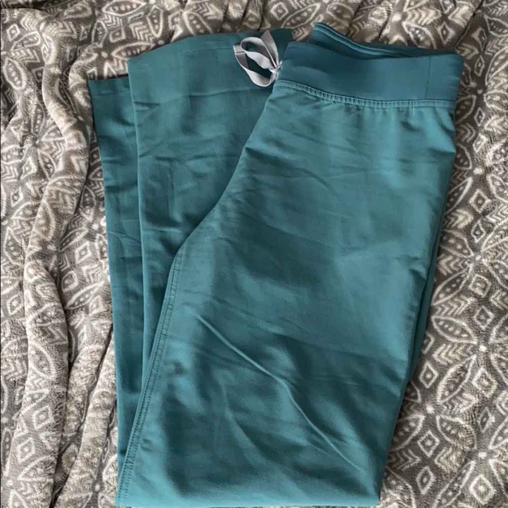 FIGS size Small Tall Livingston scrub pants